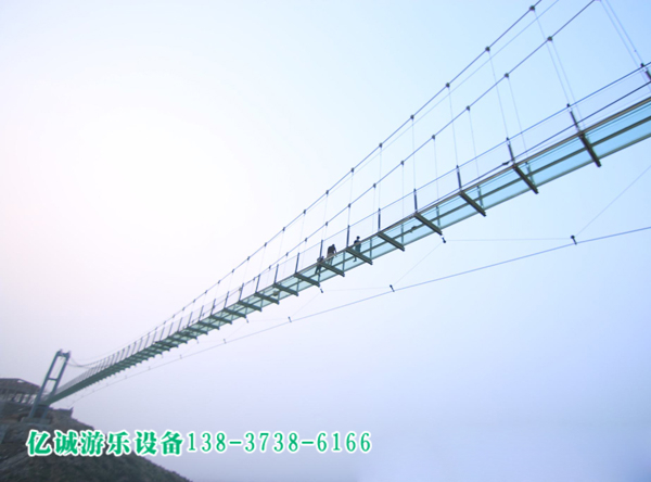 建造景区玻璃滑道用的是什么玻璃？