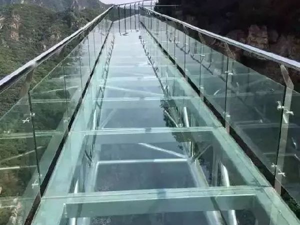 玻璃栈道