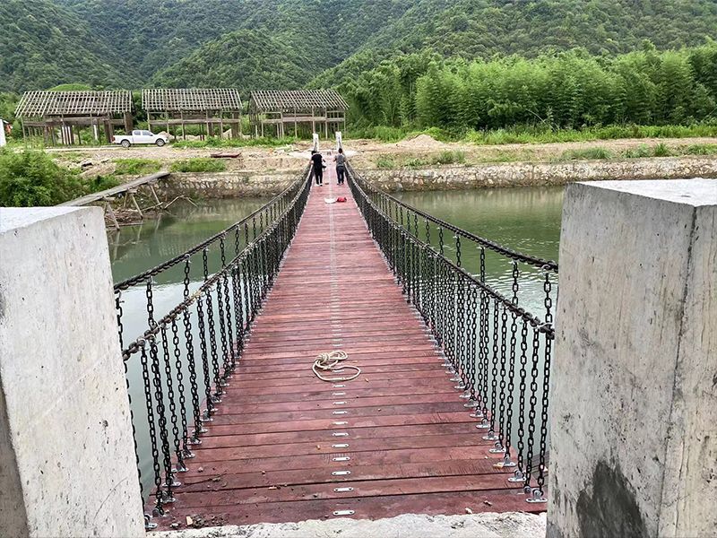 木质吊桥