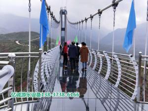甘肃秋千，玻璃吊桥，滑索、高空自行车、步步惊心